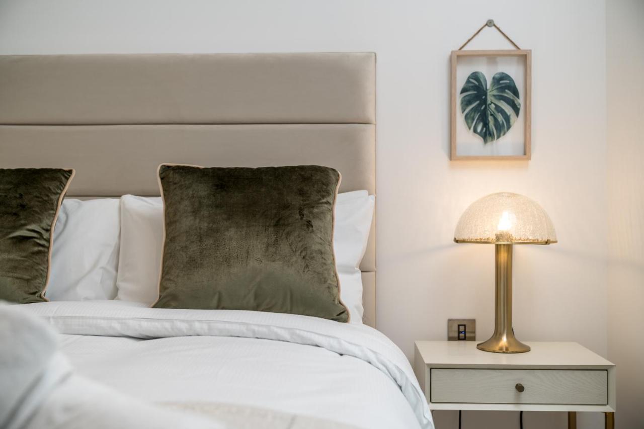 Luxurious Spacious 2bed Skyline River Views By Canary Wharf Apartment *